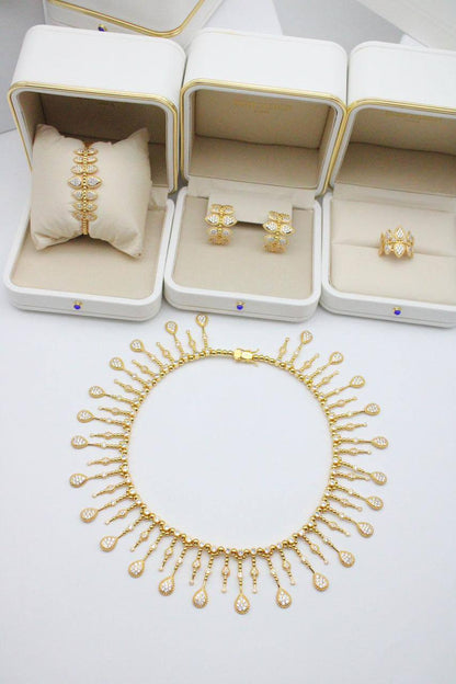 Master branded accessories 

Ask Price WhatsApp

0568585901
0507557372

Zain122
♥️♥️♥️