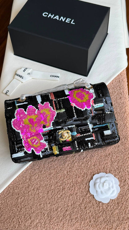Chanel Limited Edition 🌈✨
Size : 25 Cm 
✨VIP QUALITY  ✨
With original Packing 🎁
For Price 👇 WhatsApp✅
0568585901 
0507557372
0552275751 Owner Zain 👌

Zain280
♥️♥️♥️