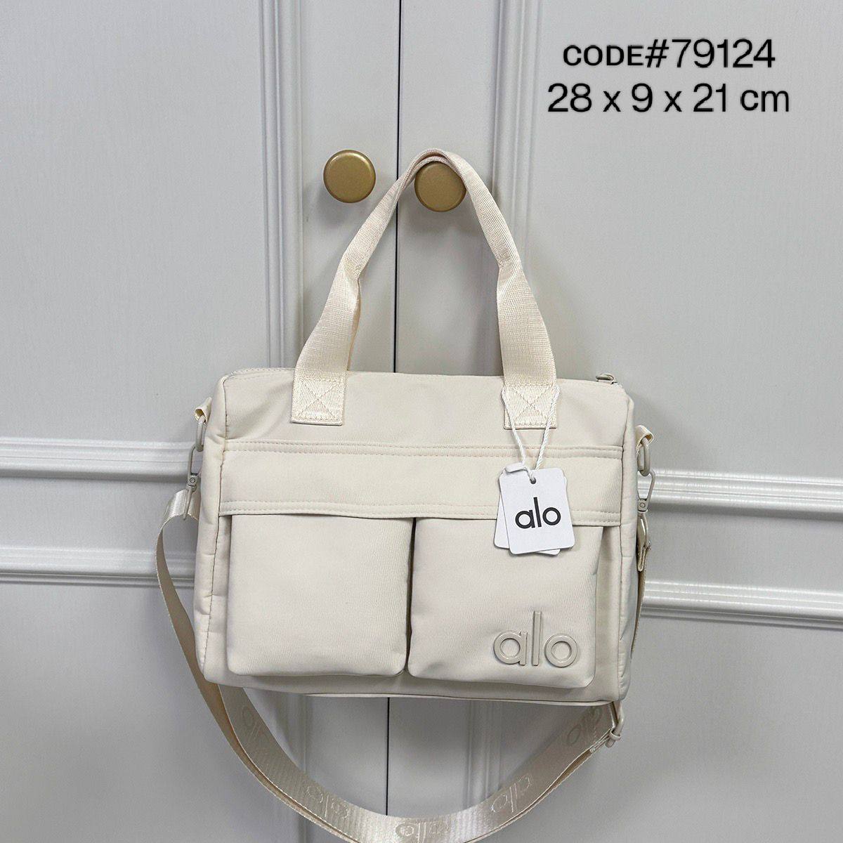 Alo Handle Bag
ʜᴀɴᴅʟᴇ ᴄʀᴏssʙᴏᴅʏ
ᴢɪᴘᴘᴇʀ ᴛʏᴘᴇ
ғᴀʙʀɪᴄ ᴍᴀᴛᴇʀɪᴀʟ
ᴡɪᴛʜ ᴛʀɪᴍ ʟᴏɴɢ sᴛʀᴀᴘ
ʟᴀʀɢᴇ sɪᴢᴇ : 28 cm

75 dhs✅

Zain31
♥️♥️♥️