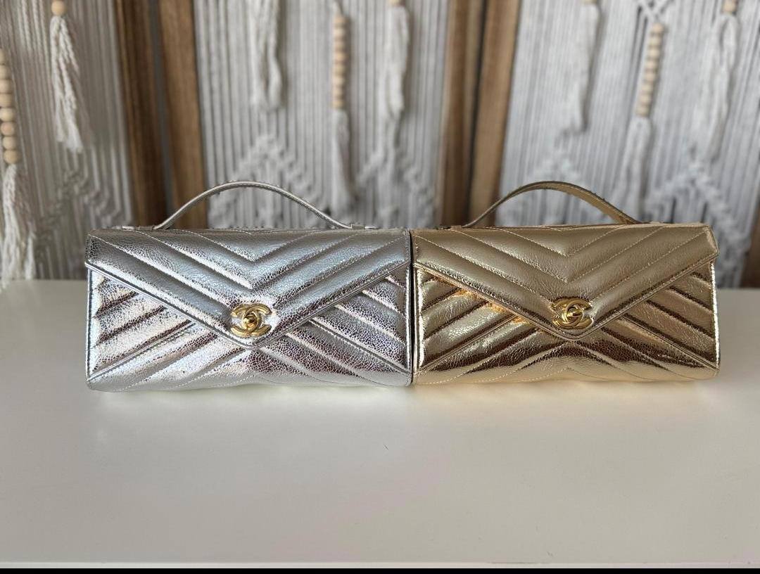 Chanel
high quality 
230 dhs✅

Zain175
♥️♥️♥️