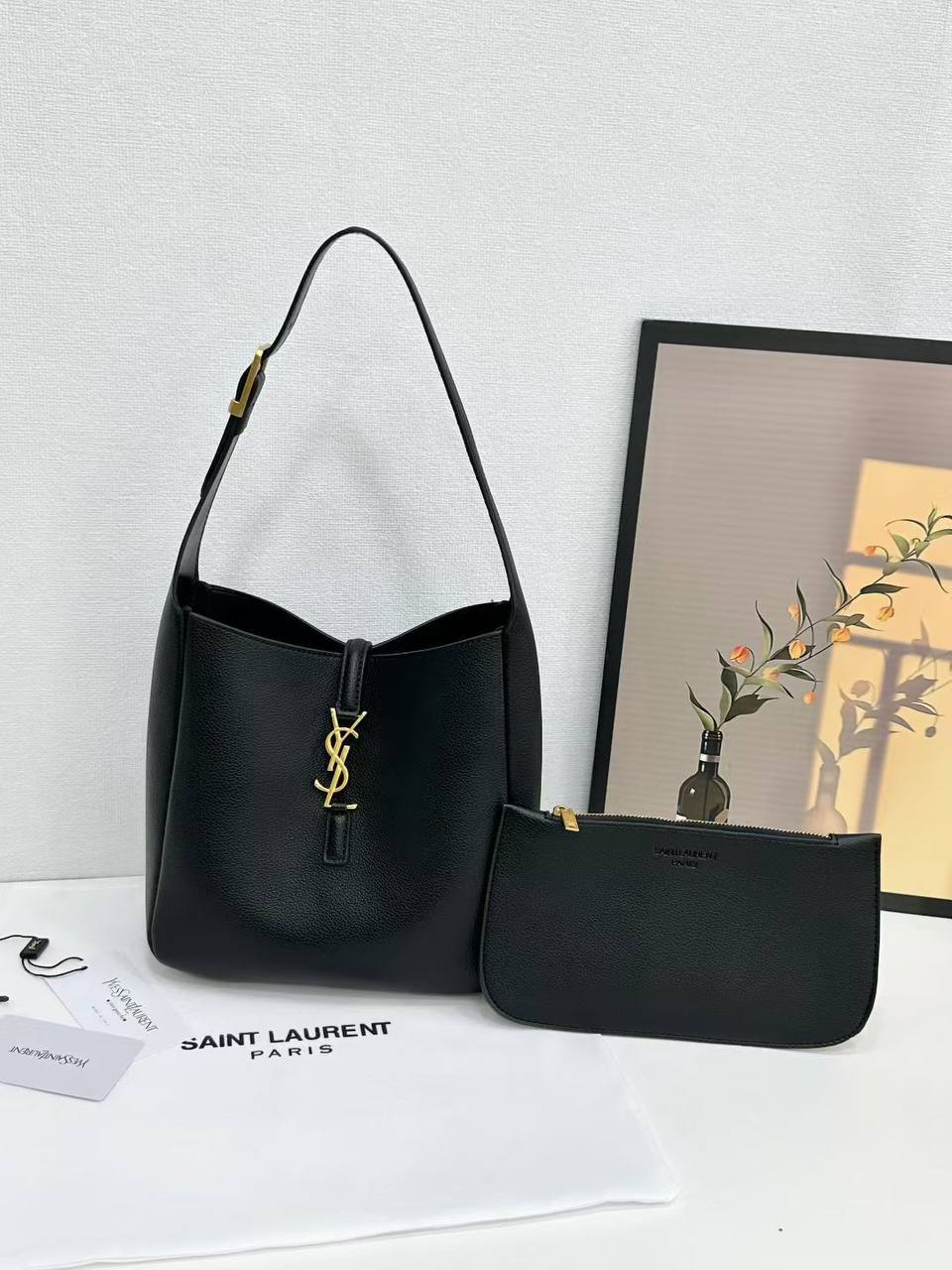 YSL
withbox 🎁🎁🎁
110 dhs✅

Zain143
♥️♥️♥️