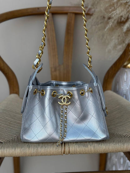 Available again✨✨✨
CHANEL
22cm
360 dhs👑
25cm
380 dhs👑
33cm
400 dhs👑
Top quality 
With box🎁

Zain167
♥️♥️♥️
