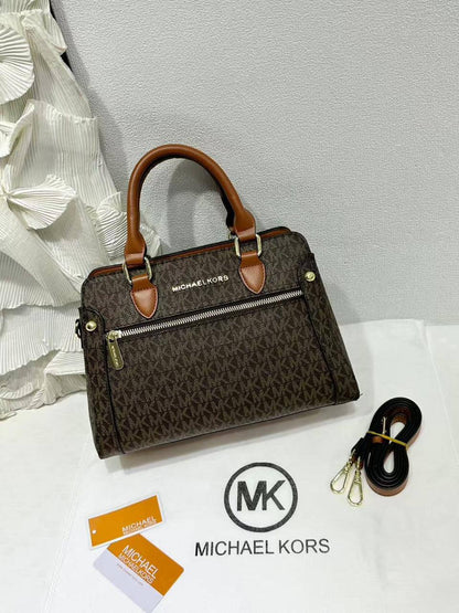 💝 MK Tote

1⃣️ First quality 

Size : 26 * 13 * 21 cm

with pouch
100 dhs🇦🇪🇦🇪

Zain115
♥️♥️♥️