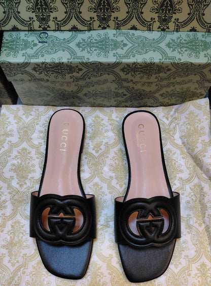 Gucci Slippers , 
Size 36 To 41
90 dhs✅

Zain120
♥️♥️♥️