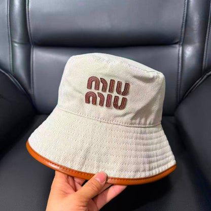 MIU MIU HATS

Available again
240 dhs🇦🇪🇦🇪

Zain328
♥️♥️♥️