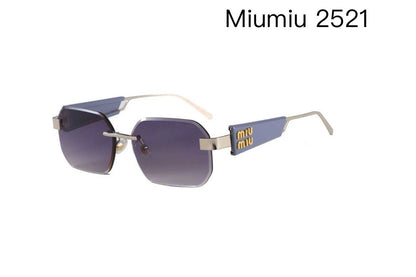 Miumiu 💥
Sunglasses 🕶️ 
Good quality 💯 
Master Box 🗃️ 
50 dhs🌺

Zain273
♥️♥️♥️