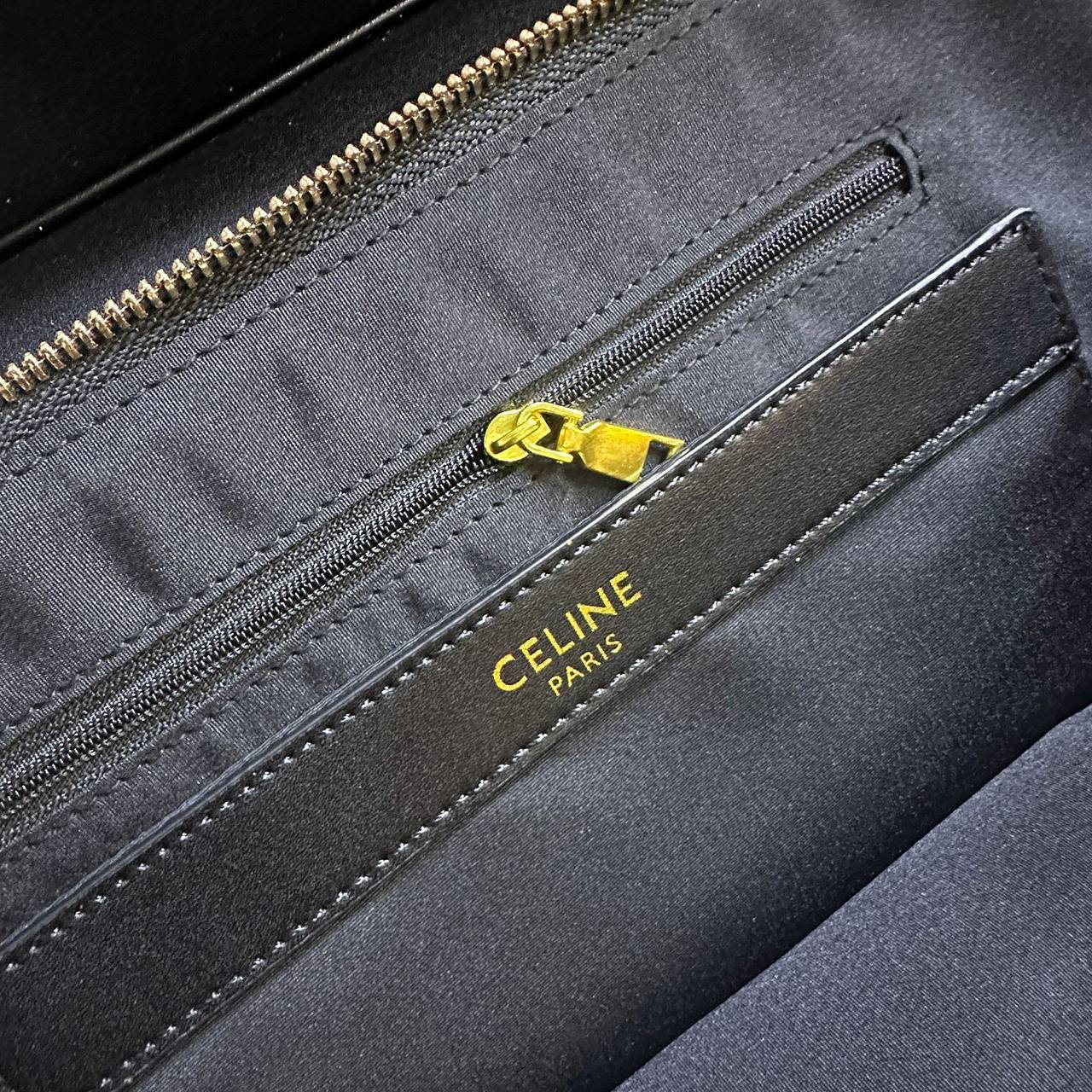 CELINE 

NEW CAME HIGH QUALITY 

WITH BOX 
🎁🎁🎁

125 dhs🇦🇪


Zain39
♥️♥️♥️