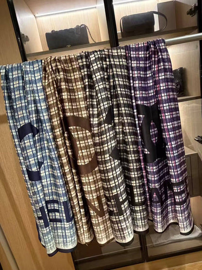 New silk scarf
1p
40 dhs🇦🇪🇦🇪🇦🇪

Zain232
♥️♥️♥️