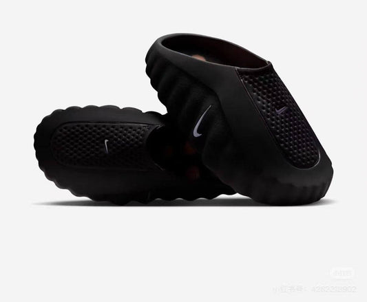 Nike Slippers, High Quality 
Size 36 To 45
160 dhs✅

Zain120
♥️♥️♥️