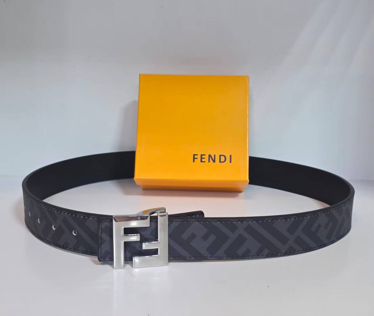 Mens belts 
with box
35 dhs💛

Zain232
♥️♥️♥️