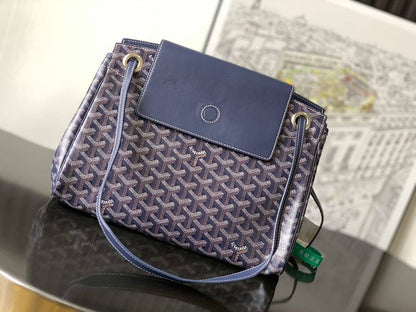 Goyard Rouette Souple Handbag✅*
*Size 31 cm*
For Price 👇 WhatsApp✅
0568585901 
0507557372
0552275751 Owner Zain 👌

Zain274
♥️♥️♥️