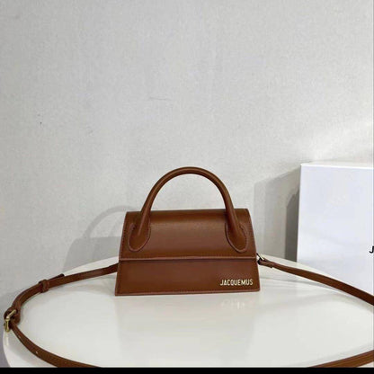 Jacquemus

110 dhs🪙🌨️

Zain143
♥️♥️♥️