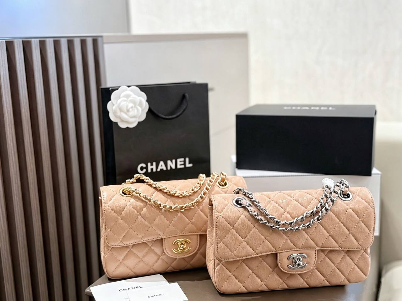 CHANEL
Master🌺🌺🌺
WITH DOUBLE BOX 
240 dhs💓
(Caviar)

Zain39
♥️♥️♥️