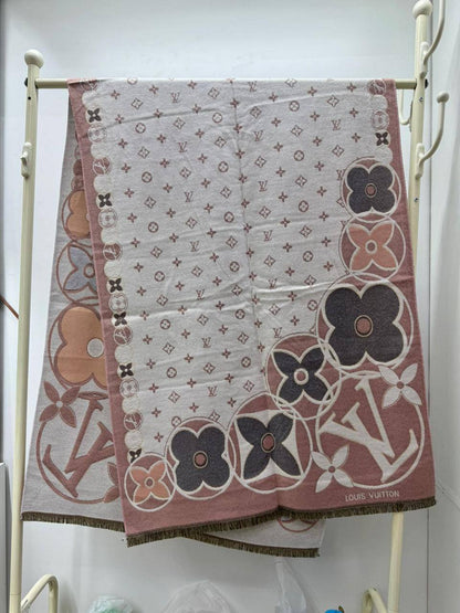 Brand Shawl / Scarf 

Good quality

Size:  180 * 68 cm
45 dhs🪙🌨️

Zain115
♥️♥️♥️