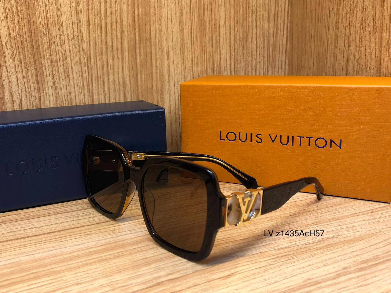 LV 
Master 
180 dhs❣️

Zain126
♥️♥️♥️