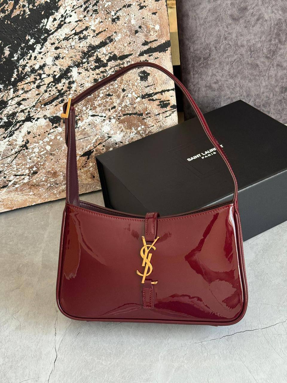 YSL

85 dhs❣️

With box
🎁🎁🎁

Zain219
♥️♥️♥️