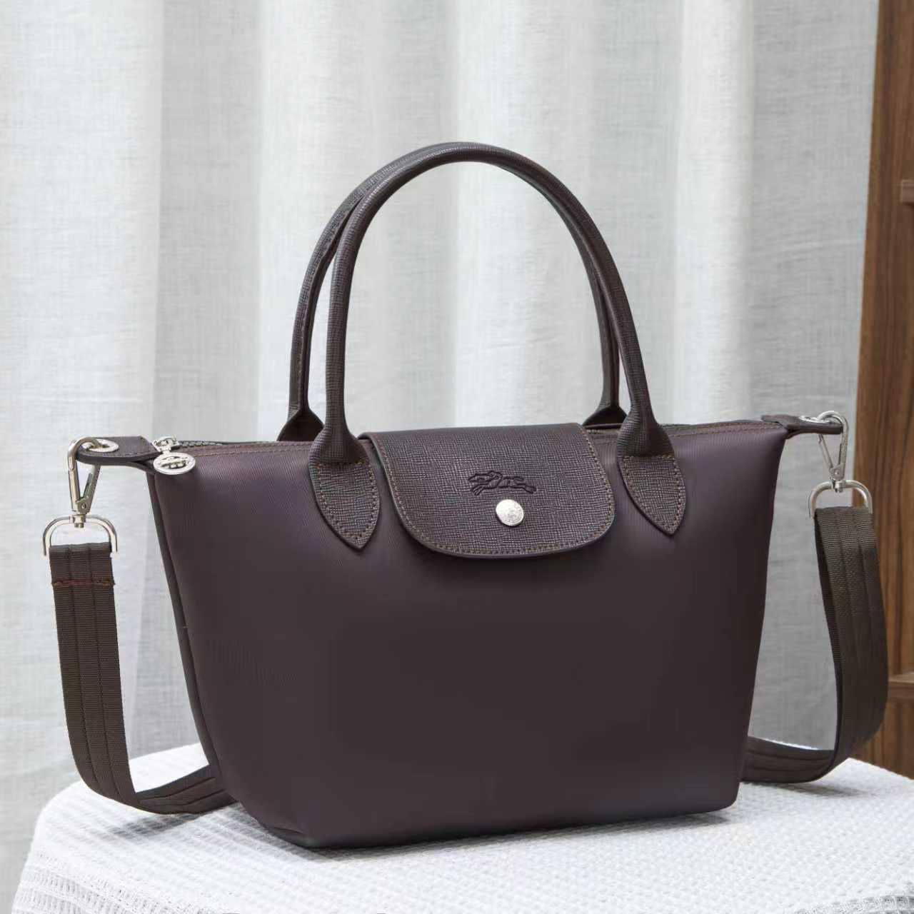 LONG CHAMP 
GOOD QUALITY 
55 dhs💓

Zain40
♥️♥️♥️