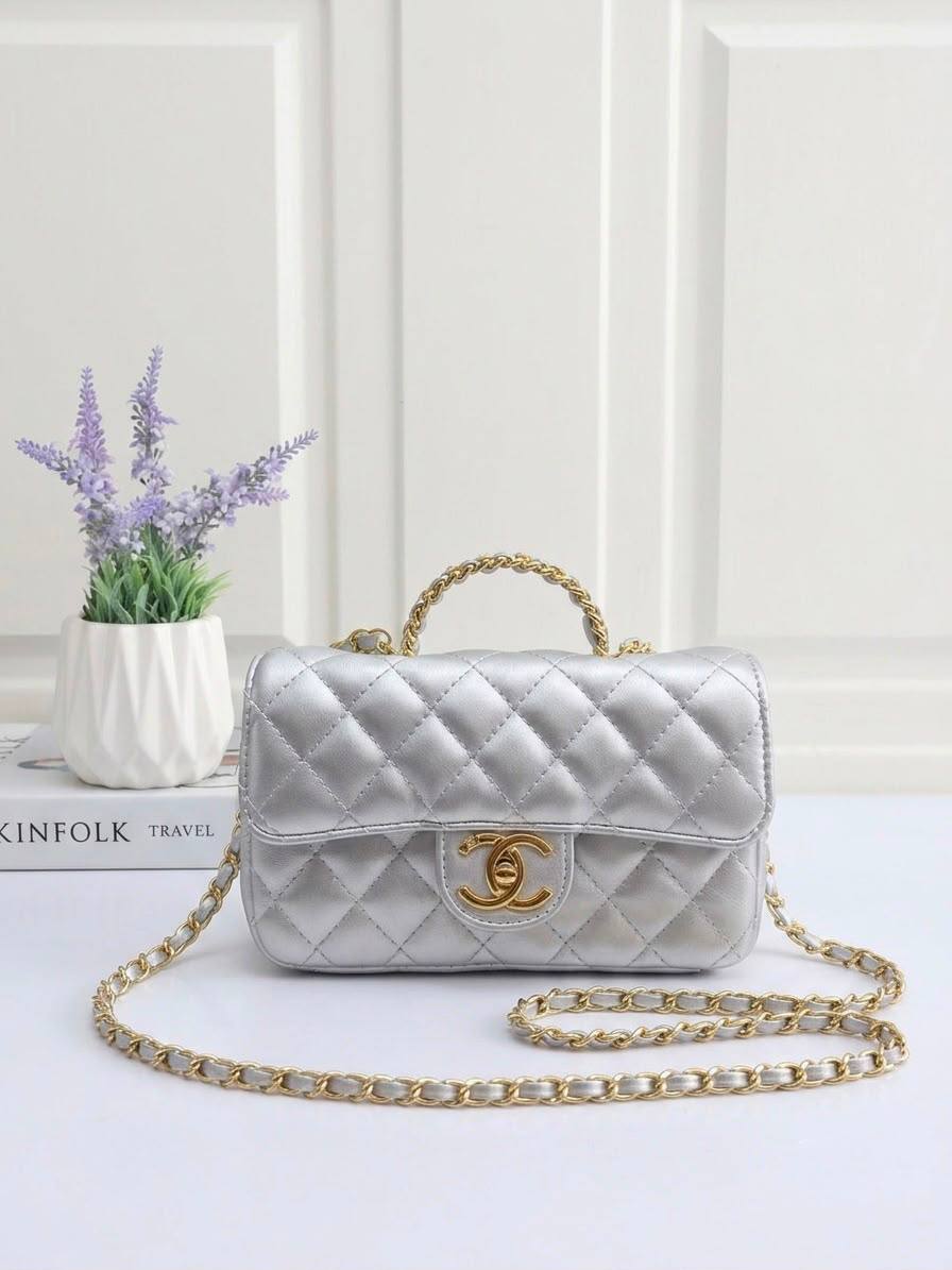 Chanel
High quality 
With box 
100 dhs✅

Zain50
♥️♥️♥️