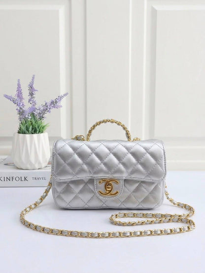 Chanel
High quality 
With box 
100 dhs✅

Zain50
♥️♥️♥️