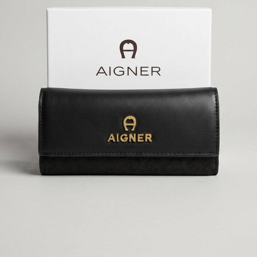 Aigner

High quality

With box 
100 dhs🇦🇪🇦🇪

Zain50
♥️♥️♥️
