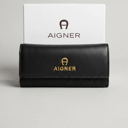 Aigner

High quality

With box 
100 dhs🇦🇪🇦🇪

Zain50
♥️♥️♥️