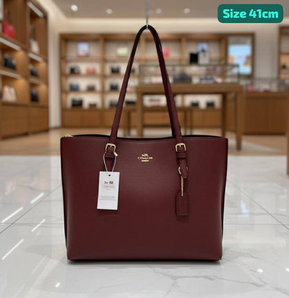 Coach
Good quality 
110 dhs💛

Zain186
♥️♥️♥️