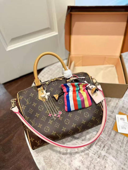 LV
Master💓💓
330 dhs✅

Zain297
♥️♥️♥️