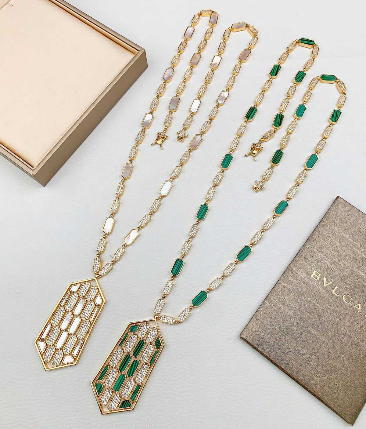 Bvlgari Set

long Necklace

Earring
350 dhs🇦🇪🇦🇪
WITH GOOD BOX AND PAPER BAG*🛍️🎁

500 dhs🇦🇪🇦🇪
WITH MASTER BOX And Paper BAG*🛍️🎁
         
Master Quality

Zain89
♥️♥️♥️