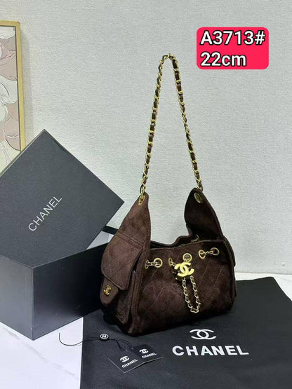 Chanel
110 dhs💛
with box

Zain26
♥️♥️♥️