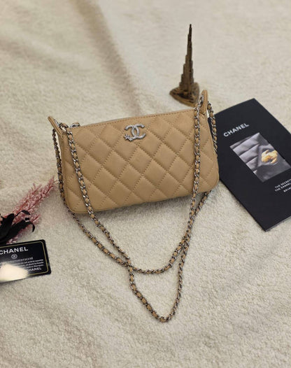 Chanel
Master

 20Cm 

With Box🎁🎁🎁

230 dhs💓

Zain131
♥️♥️♥️