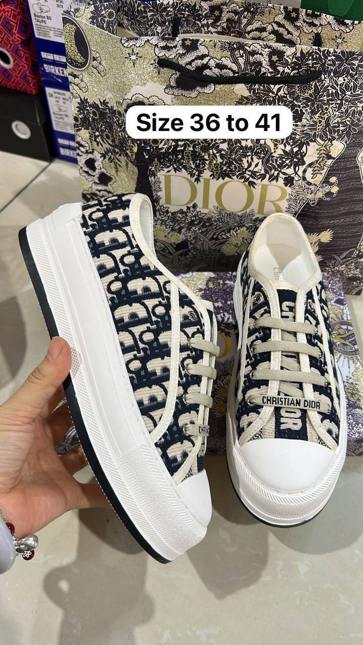 Dior 

size 36 to 41

140 dhs✅

Zain146
♥️♥️♥️