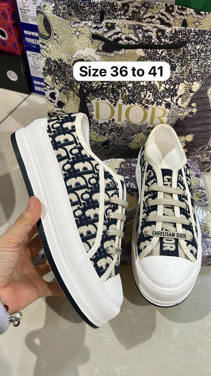 Dior 

size 36 to 41

140 dhs✅

Zain146
♥️♥️♥️
