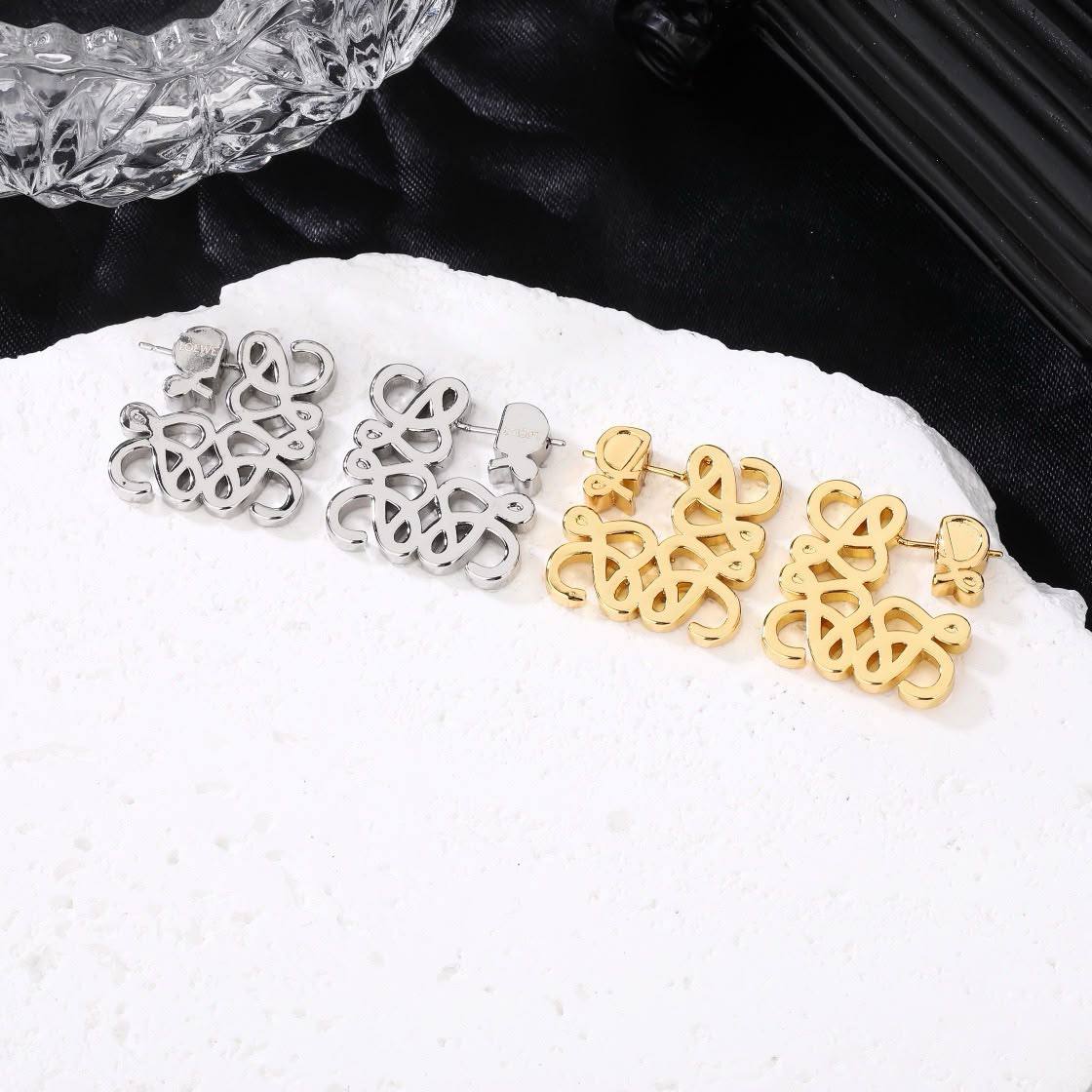 *LOEWE❤️‍🔥*
Earring 🦋
Master quality 💯
With normal boxes 🗃️ 
55 dhs🇦🇪🇦🇪🇦🇪


With master box 📦 
70 dhs🇦🇪🇦🇪🇦🇪


Zain216
♥️♥️♥️