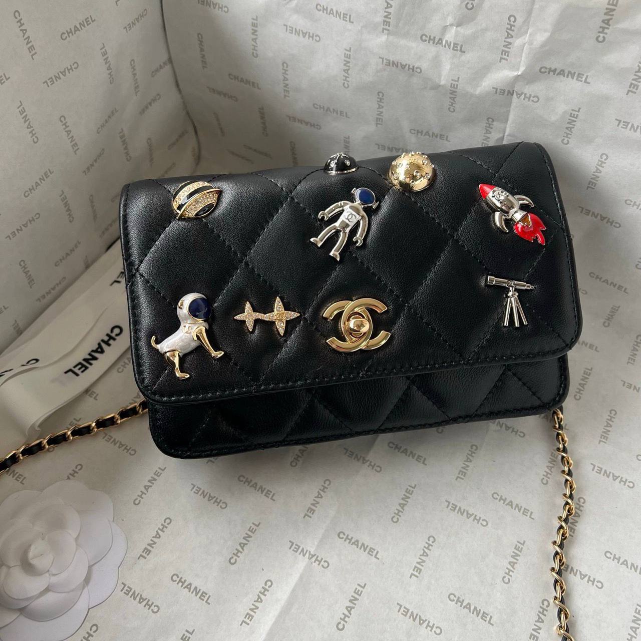 Chanel 

re stokes 
👠
250 DHS🇦🇪🇦🇪

20cm🥰🥰
Zain228
♥️♥️♥️