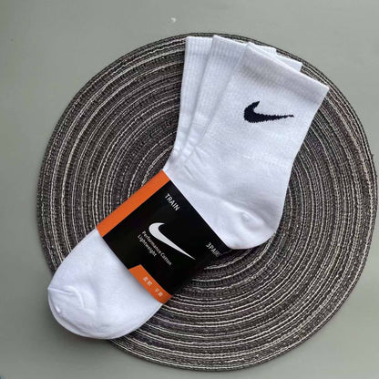 Socks available now 
Good quality 
One package 12 pairs 
50 dhs✅

Zain138
♥️♥️♥️