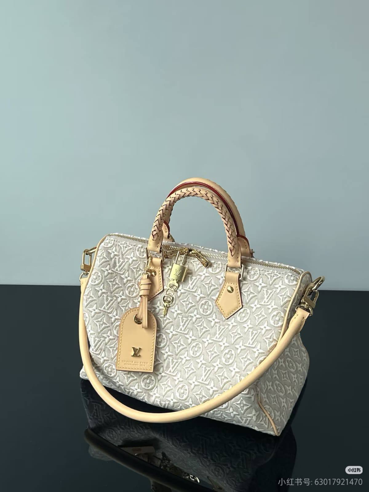 LV

30cm
320 dhs🇦🇪🇦🇪🇦🇪

Withbox

Zain10
♥️♥️♥️