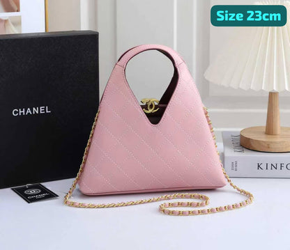 Chanel

Good quality 
with box 

125 dhs🇦🇪🇦🇪
Zain186
♥️♥️♥️