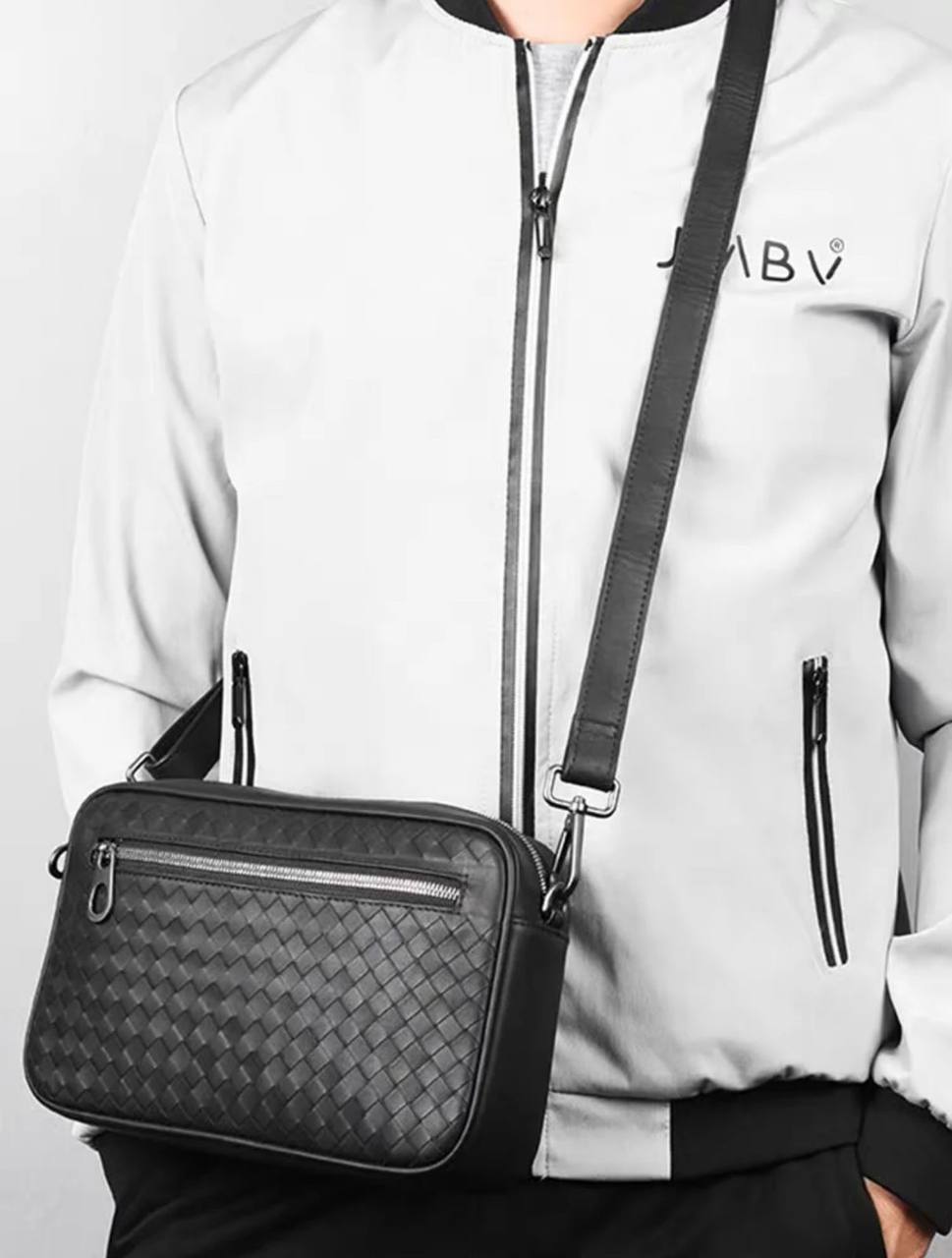 BOTTEGA  
COPY ONE 

 WITH BOX 
🎁🎁🎁

140 dhs✅

Zain39
♥️♥️♥️