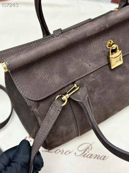 Loro Piana
Super Master 💓💓
For Price 👇 WhatsApp✅
0568585901 
0507557372
0552275751 Owner Zain 👌

Zain334
♥️♥️♥️