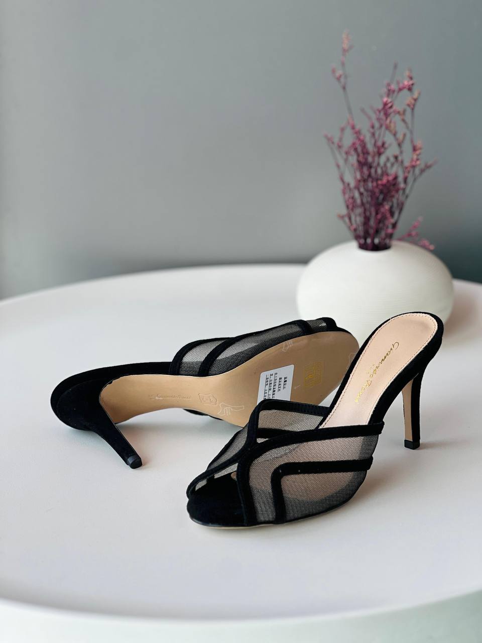 Gianvitto Rossi🌹
Size 36_41
Super high quality* 
450 dhs🪙🌨️

Zain176
♥️♥️♥️