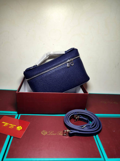 Loro Piana
80 dhs🪙💕
high quality 

with box
🎁🎁🎁

Zain26
♥️♥️♥️