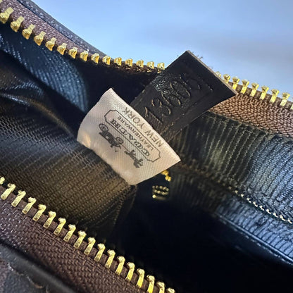 COACH 
GOOD QUALITY 
WITH BOX 
100 dhs🇦🇪🇦🇪

Zain295
♥️♥️♥️