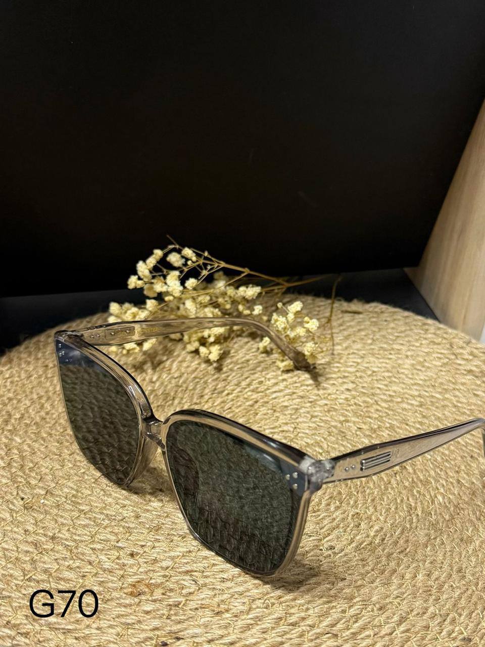 GENTLE MONSTER 👿 *

Sunglasses 🕶️ 

Copy one 

With master box 📦 
50 dhs✅

Zain216
♥️♥️♥️
