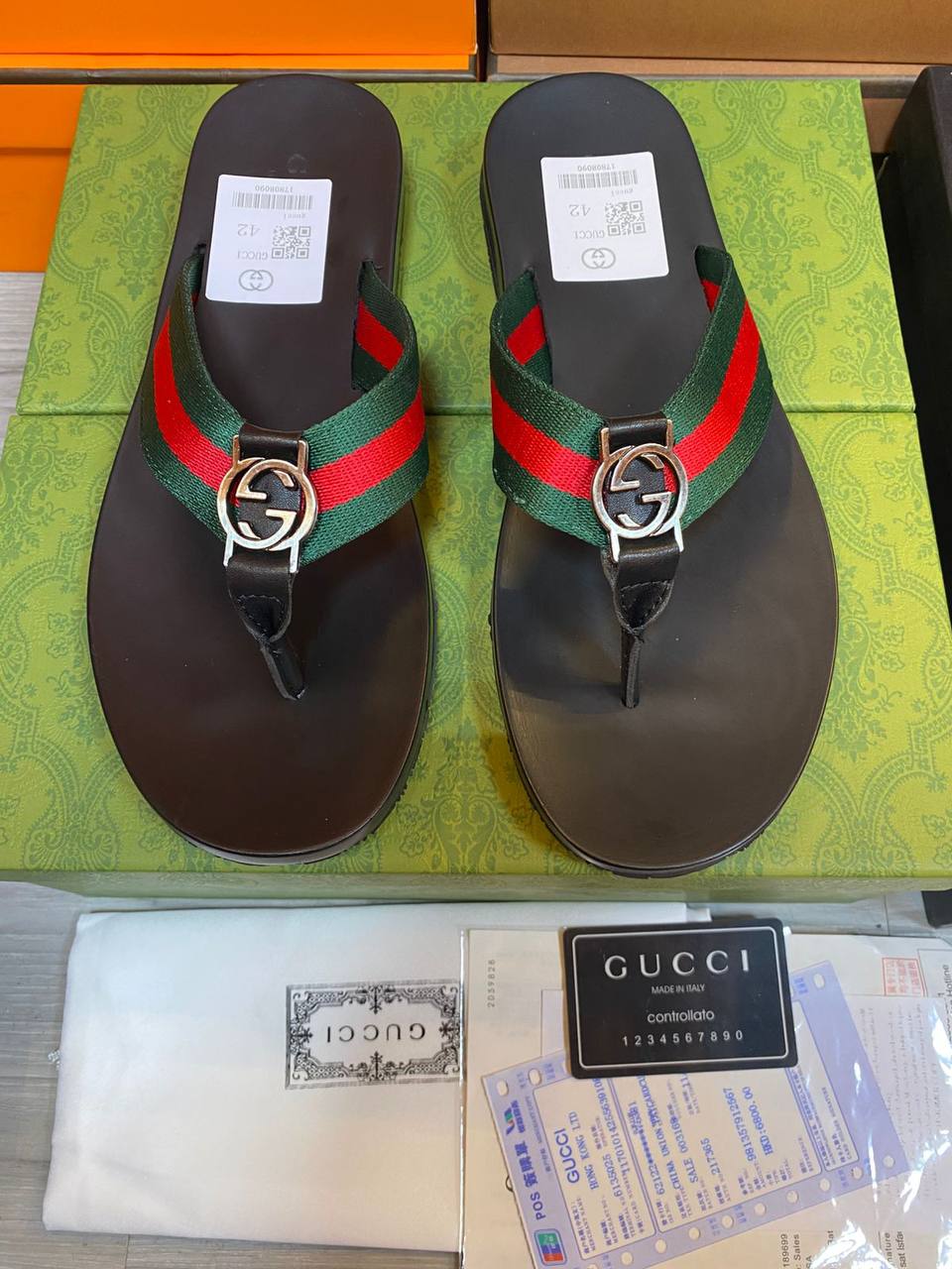 Gucci Men Slipper 
High Quality 
Size 40 To 45
110 dhs✅

Zain16
♥️♥️♥️