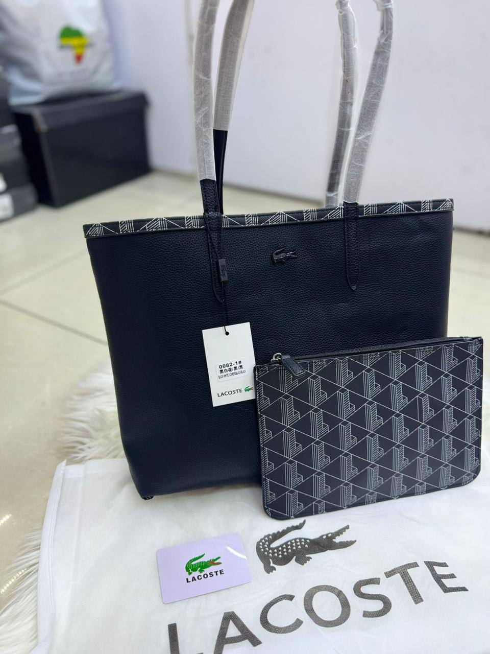 🏌️‍♂️ Alo Fashion bag
1️⃣ First quality 
Size : 50 * 35 cm
65 dhs❣️

Zain115
♥️♥️♥️