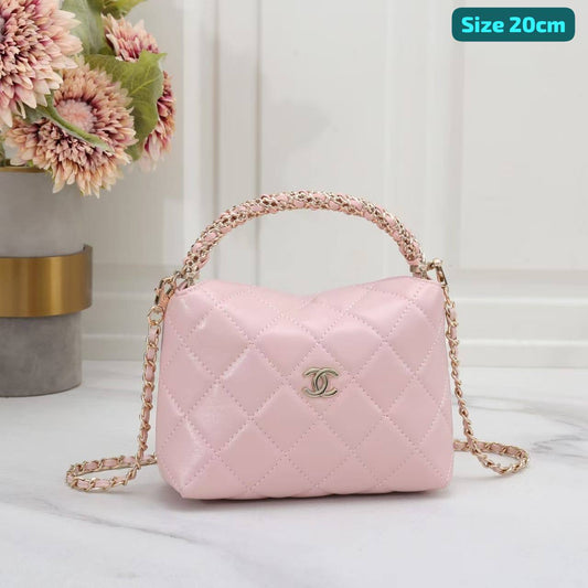 Chanel
Good quality 
with box 
🎁🎁🎁

95 dhs🪙🌨️

Zain186
♥️♥️♥️