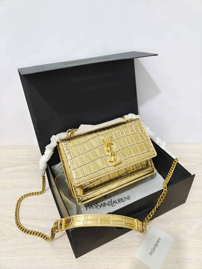 YSL
105 dhs🗽

with box
🎁🎁🎁

size ，25cm

Zain26
♥️♥️♥️