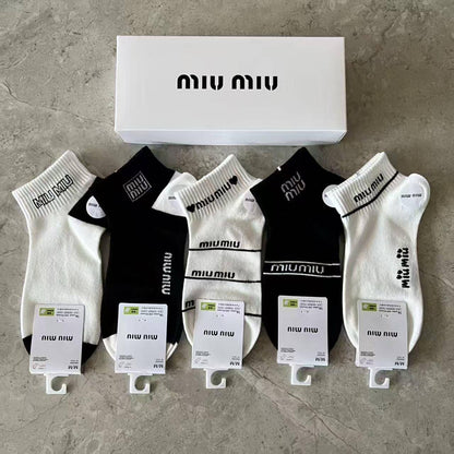 SUCKS 
35 dhs🪙🌨️
with box 
🎁🎁🎁

5in1

Zain90
♥️♥️♥️