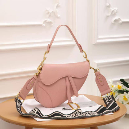Dior

100 dhs🪙🌨️ 

Withbox
🎁🎁🎁

Zain143
♥️♥️♥️