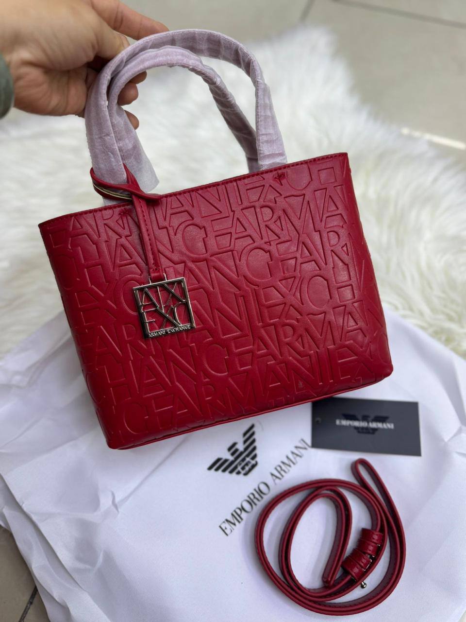 💖  Emporio Armani
1⃣️ First quality
Size: 23 * 19 cm
90 dhs🌺

Zain115
♥️♥️♥️